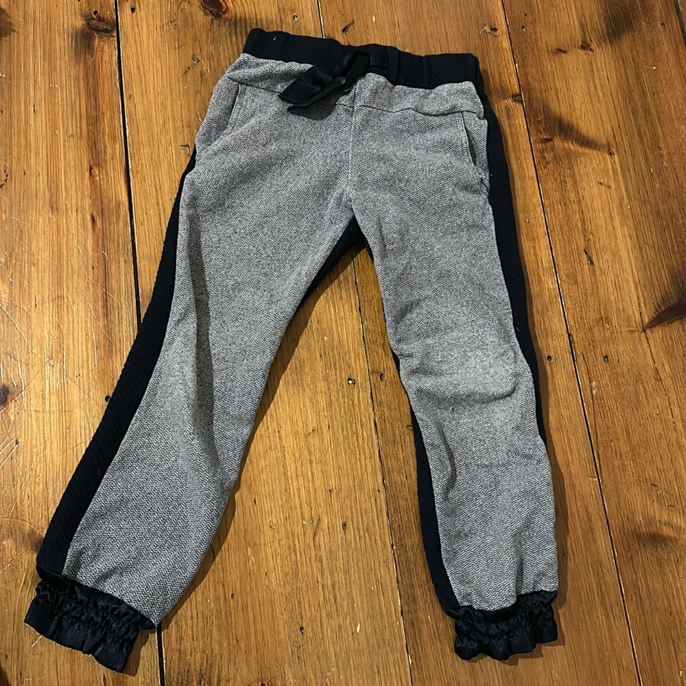Navy, Tweed pattern front, quilted back. Super soft and comfortable.